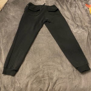 Threats 4‎ thought joggers